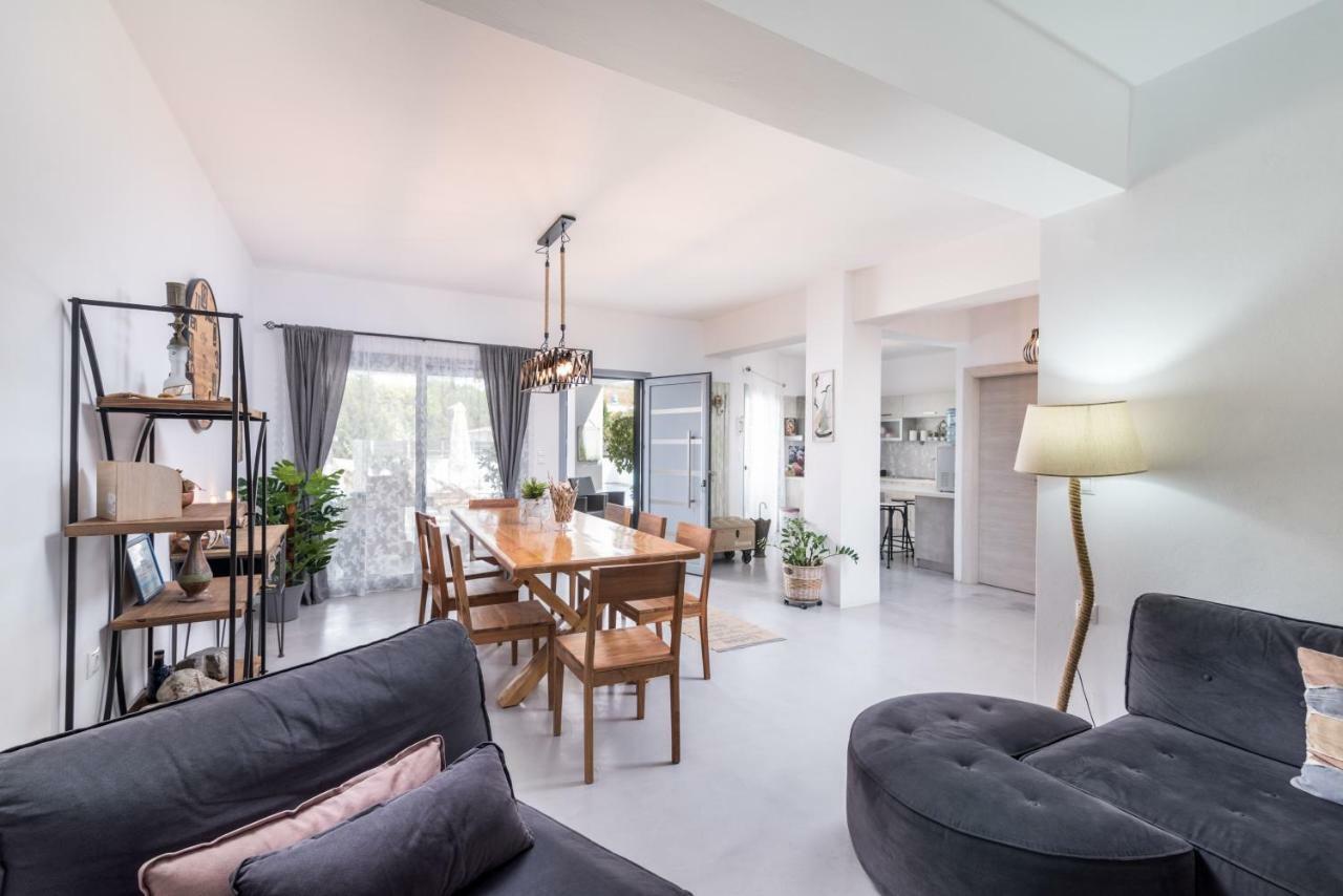 Villa Iceberg Kalamaki  Exteriör bild